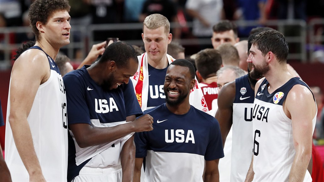 Basketbalisté USA si na závěr nepodařeného MS poradili s Polskem a na...