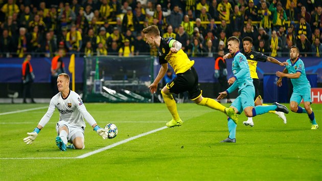 Marco Reus m�l velikou p�íle�itost v utkání s Barcelonou.