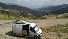 Výhledy pi sjezdu od jezera Sevan. Arménie.