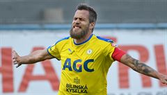 Jakub Mare slaví jeden ze svých dvou gól do sít Boleslavi