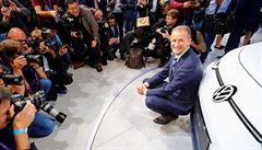 Herbert Diess, �éf zna�ky Volkswagen, p�i prezentaci nového modelu ID.3 na...