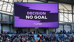 Pro dvě třetiny fanoušků je Premier League po zavedení videa nudnější, tvrdí průzkum