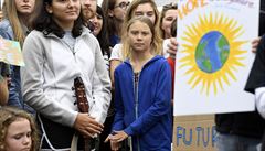 ‚Nemůžete dýchat peníze, nemůžete pít ropu‘. Greta Thunbergová demonstrovala před Bílým domem