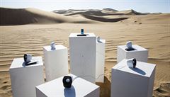 Instalace TOTO FOREVER. �est reproduktor� na solární pohon kdesi uprost�ed...