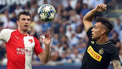 Ondej Kúdela a Lautaro Martínez sledují mí.