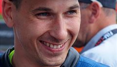 N�kdej�í elitní motocyklový závodník Luká� Pe�ek.