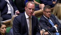 Britsk ministr zahrani Dominic Raab bhem projevu v doln komoe parlamentu.