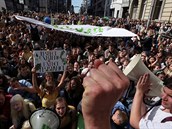 Studenti stávkují za záchranu klimatu i v Bruselu v Belgii.