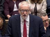 Lídr Labourist Jeremy Corbyn pi projevu ve snmovn.