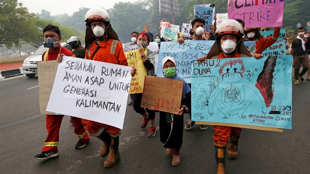Protestovali se i v Indonésii