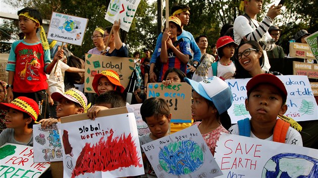 Dti se zapojují do celosvtové stávky za lepí klima v indonéské Jakart.