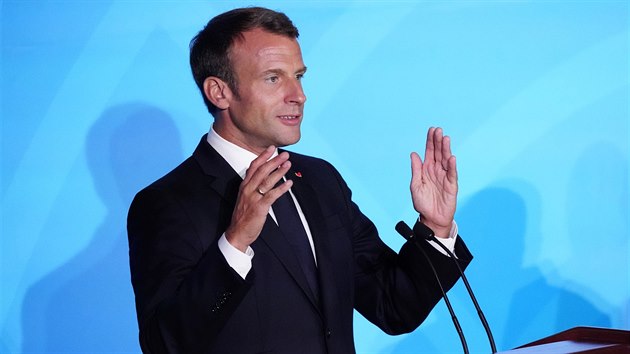 Francouzský prezident Emmanuel Macron na klimatickém summitu.