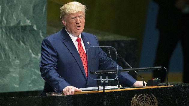 Donald Trump pi svém projevu na zasedání OSN