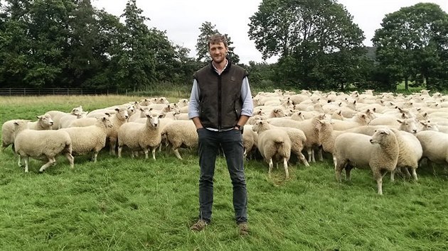 Farmá� Alastair Trickett se bojí, �e Brexit tvrd� dopadne na vývoz jehn��ího