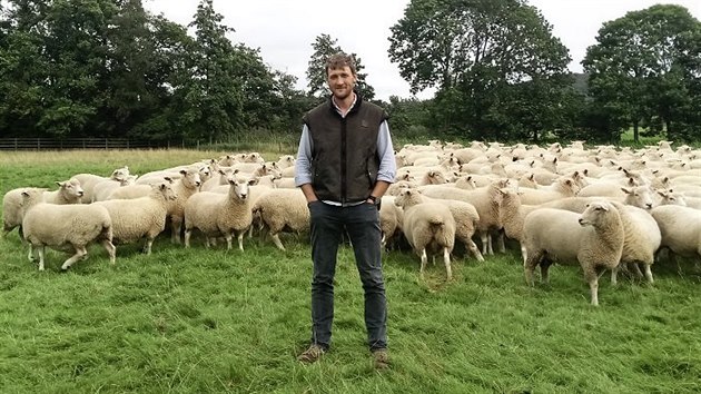 Farmá Alastair Trickett se bojí, e Brexit tvrd dopadne na vývoz jehního