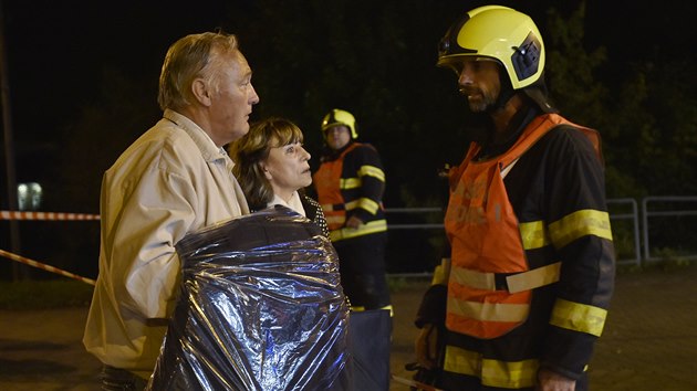 Kv�li nálezu letecké pumy u Home Credit Arény v Liberci evakuuje policie lidi v...