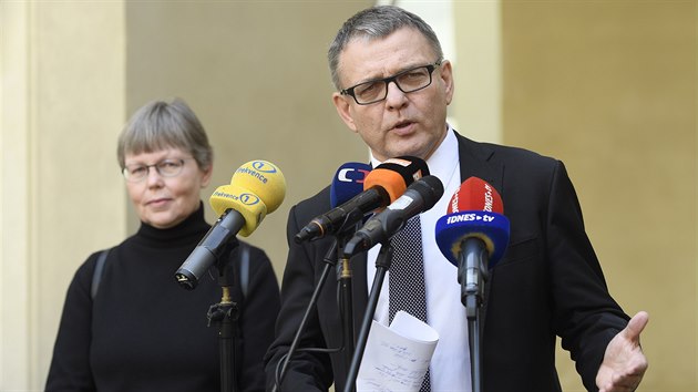 Ministr kultury Lubomír Zaorálek zruil povení Ivana Morávka k vedení Národní...