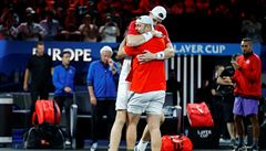 John Isner (vpravo) a Jack Sock vyhráli klí�ovou ned�lní �ty�hru Laver Cupu...