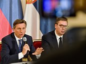 Slovinský prezident Borut Pahor (vlevo) a srbský prezident Aleksandar Vui.