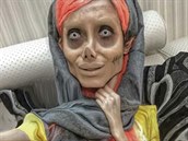 Íránka Sahar Tabarová pipomíná zombie.