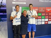 Jan Micka (vlevo) a Sebastián Luák (vpravo) na spoleném snímku s trenérkou po...