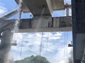 Most, kter spadl na Tchaj-wanu.