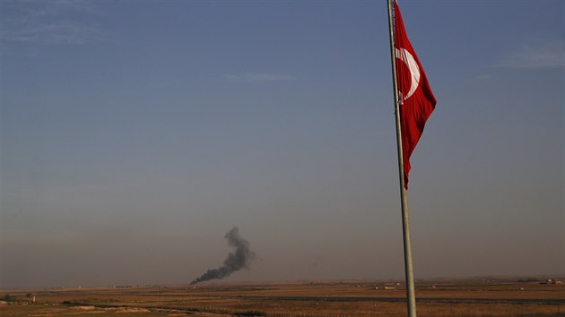 Kou vycházející z msta na hranici Turecka se Sýrií. Turecko zaalo 9. íjna s...