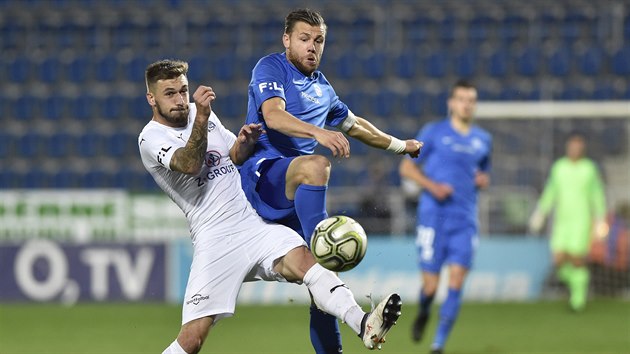 1. FC Slovácko - Slovan Liberec, zleva Marek Havlík ze Slovácka a Radim Breite...