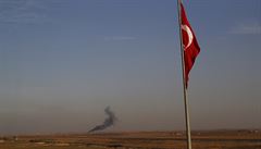 Kou vycházející z msta na hranici Turecka se Sýrií. Turecko zaalo 9. íjna s...