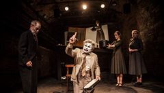 Inscenace Hadry, kosti, ke (2019). Reie: Martin Frantiák.