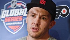 Útoník Philadelphie James van Riemsdyk.