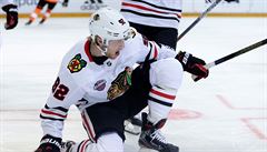 Alexander Nylandder se raduje z gólu Chicaga,