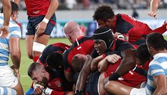 Luke Cowan-Dickie se raduje z polo�ení p�tky.