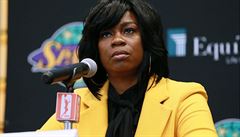 Hráčky motivovala slovem ‚negr‘. Dlouholetá manažerka basketbalistek LA Sparks proto dostala padáka