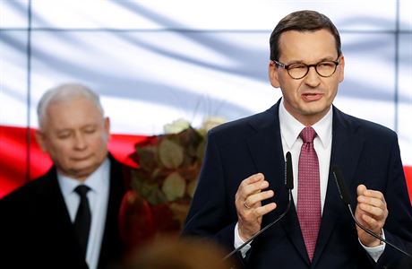 Polský ministr Mateusz Marowiecki během projevu po ukončení parlamentních...