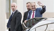 Miloš Zeman podstoupí do neděle rekondiční pobyt.