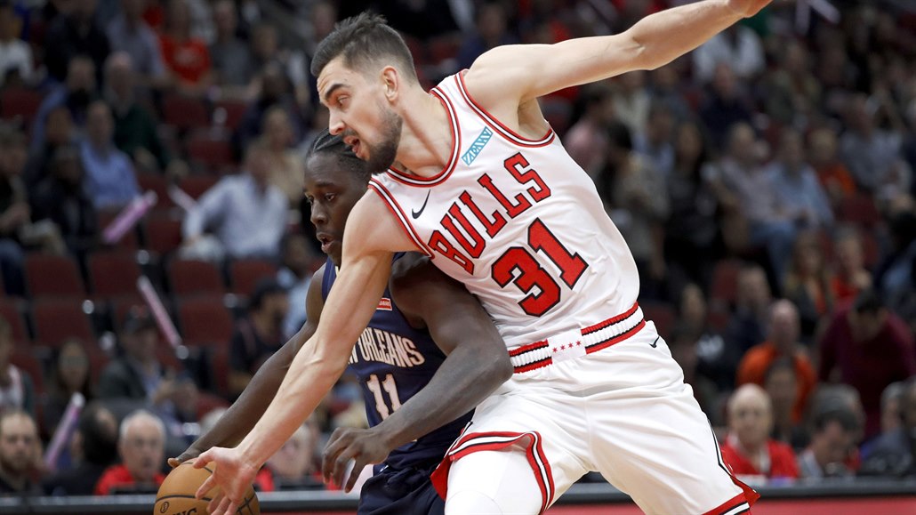 Tomáš Satoranský v dresu Chicago Bulls.