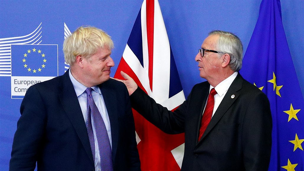 Britský premiér Boris Johnson a pedseda Evropské komise Jean-Claude Juncker