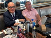 Osobní právník prezidenta Trumpa Rudy Giuliani na schzce s...