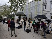 Novinái ekají ped Nejvyím soudem v Madridu, ve panlsku. V pondlí 14....
