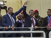 Eritrejský prezident Isaias Afwerki (vlevo) a etiopský premiér Abiy Ahmed...