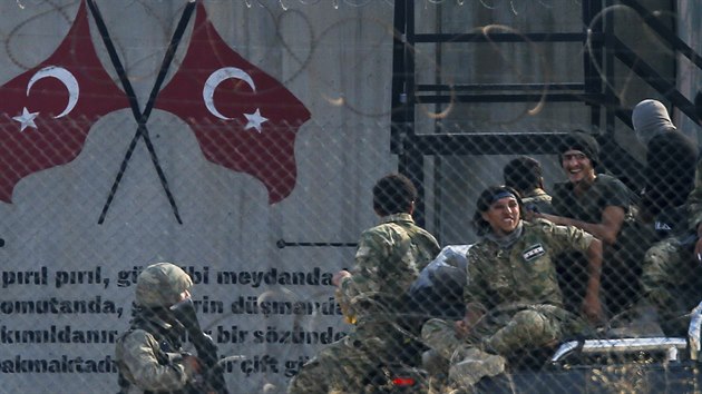 Syrská armáda vstoupila do severosyrského m�sta Manbid�, odkud se stáhla...