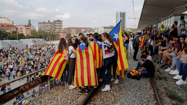 Katalántí demonstranti ve mst Girona