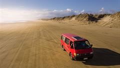 Jízda po plá�i Ninety Miles Beach, která je mo�ná pouze za odlivu