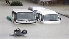 Zaplavená auta v rezidenční čtvrti | na serveru Lidovky.cz | aktuální zprávy