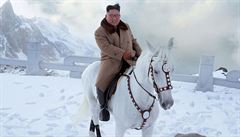 Kim Čong-un na hoře Paektu, která je dle mnohých Severokorejců posvátná. | na serveru Lidovky.cz | aktuální zprávy