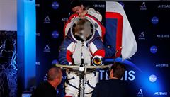 Nová generace skafandr� Exploration Extravehicular Mobility Unit, zkrácen� xEMU.
