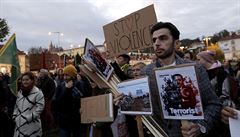 Dv st lid podruh demonstrovalo v Praze proti tureck invazi v Srii