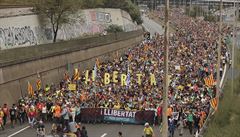 V katalánské Giron� demonstruje podle policie 60.000 lidí, informoval deník La...