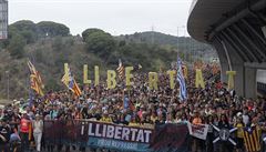 V Katalnsku demonstruj desetitisce lid. Stvkuj univerzity a vtina sektor